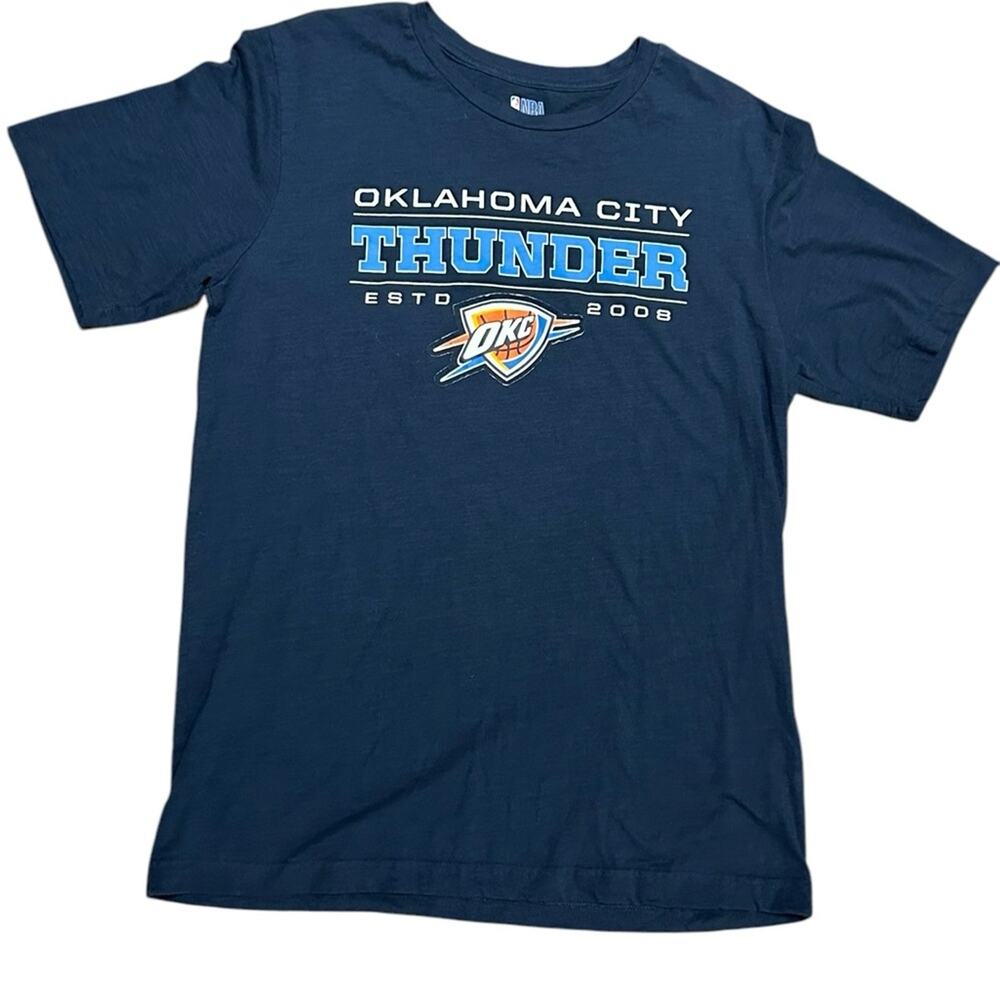 NBA Oklahoma City Thunder Navy Short Sleeve T-Shirt in a Mens Large